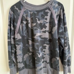 Prana Women’s Grey Camouflage Crew Neck Sweatshirt
